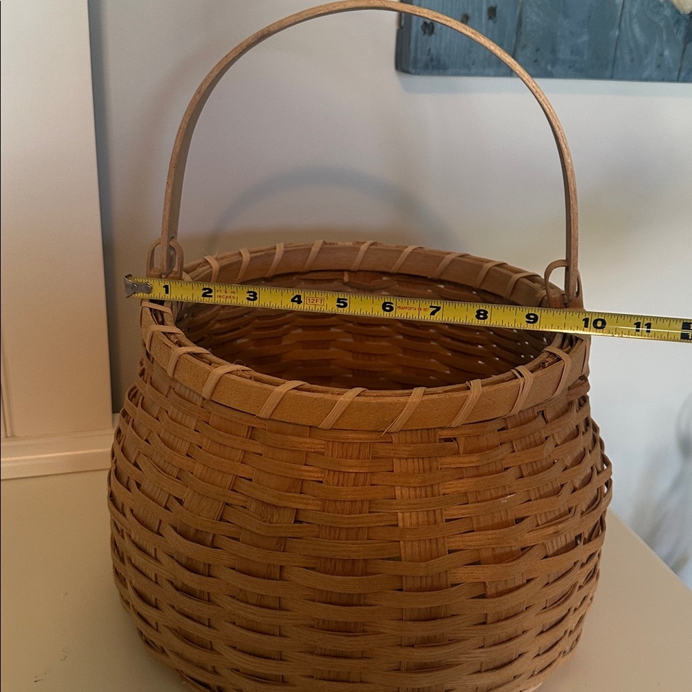 Handcrafted Tan Woven Basket - Picture 4 of 5